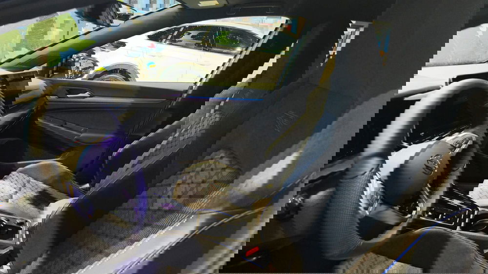 Volkswagen Golf nuova a Lecco (8)