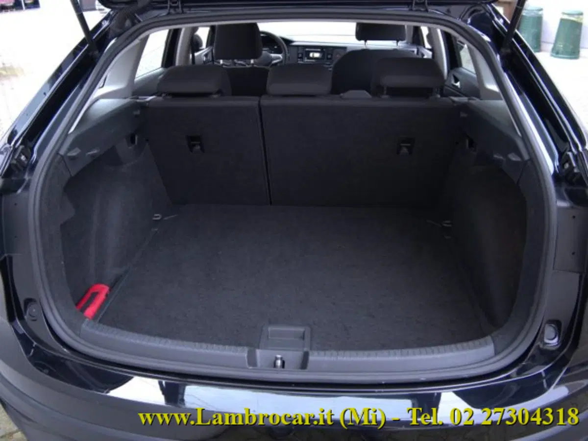 Volkswagen Taigo usata a Milano (14)