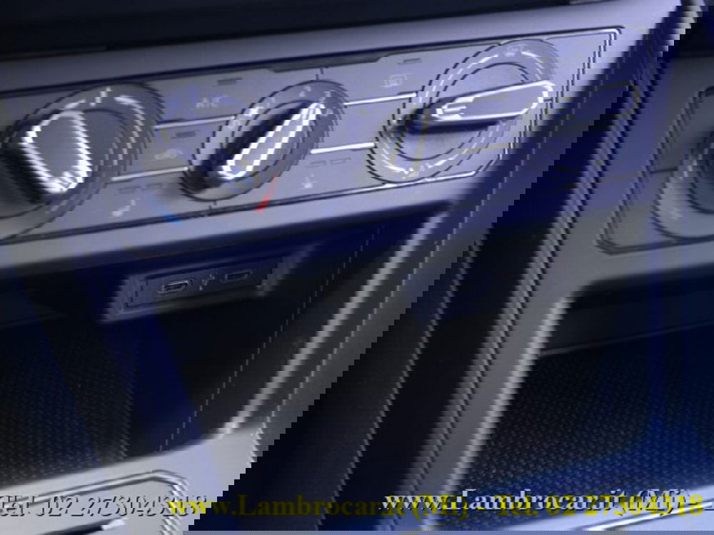 Volkswagen Taigo usata a Milano (7)