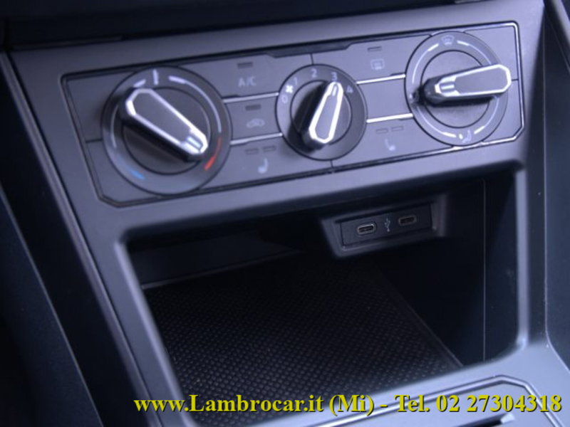 Volkswagen Taigo usata a Milano (7)