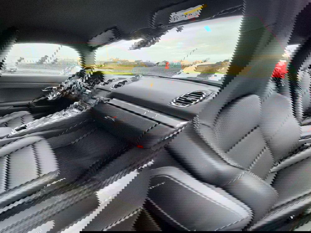 Porsche 718 Cayman  usata a Milano (13)
