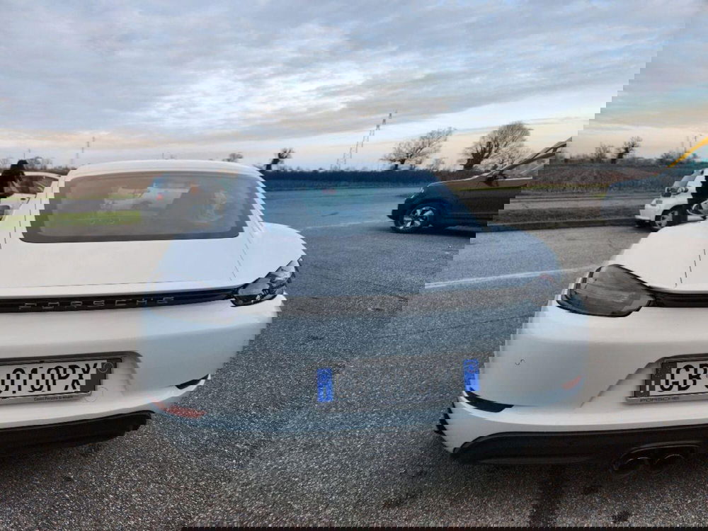 Porsche 718 Cayman  usata a Milano (7)