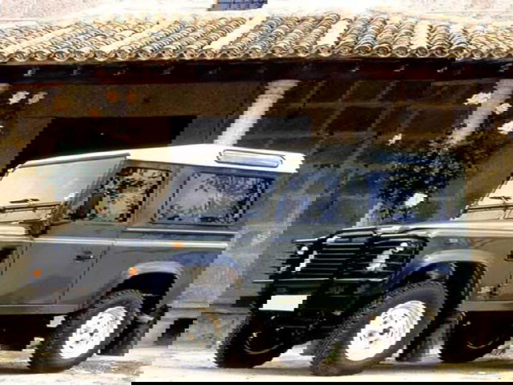 Land Rover Defender usata a Lucca