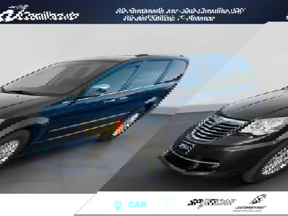 Lancia Voyager usata a Salerno