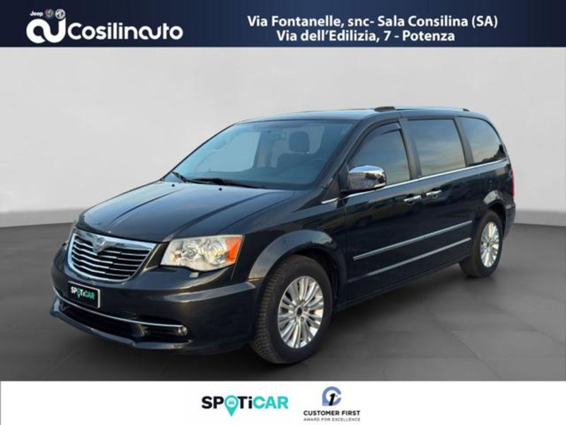 Lancia Voyager usata a Salerno