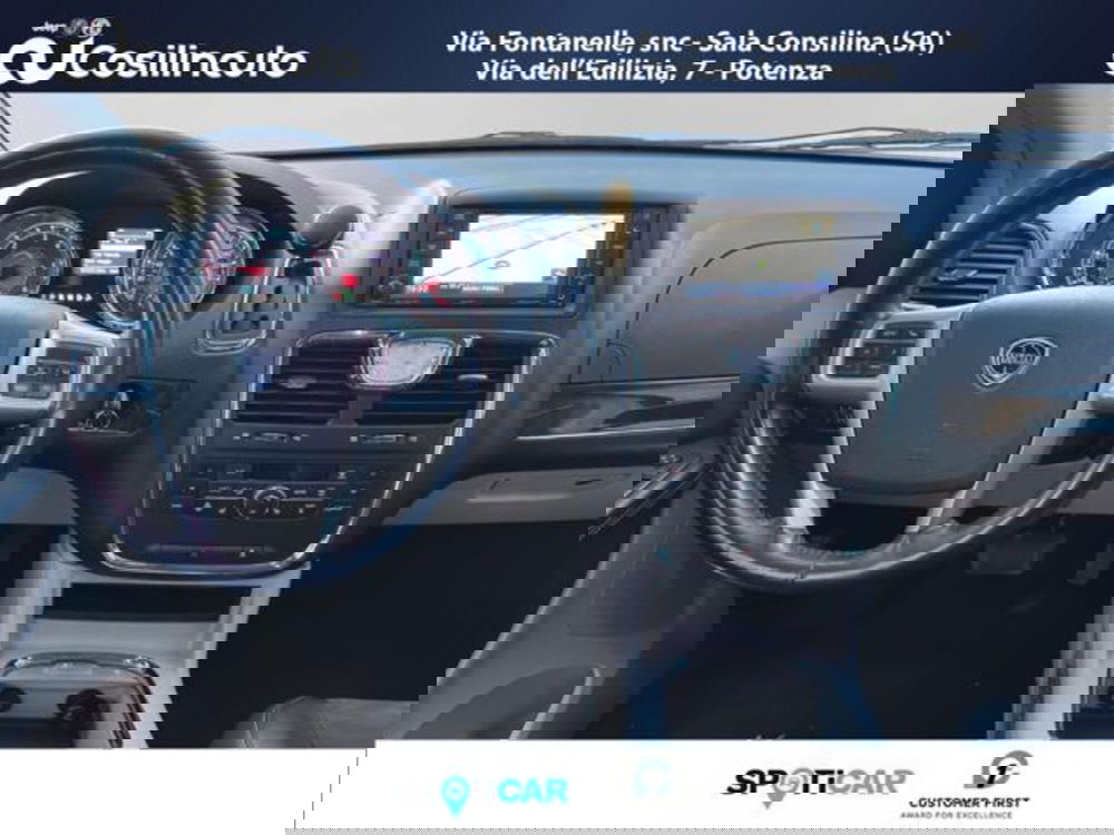 Lancia Voyager usata a Salerno (11)