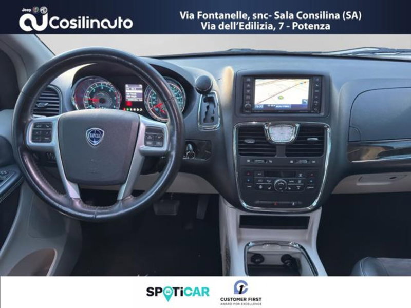 Lancia Voyager usata a Salerno (11)