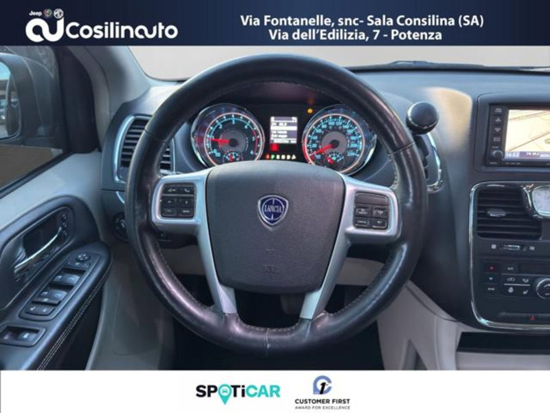 Lancia Voyager usata a Salerno (12)