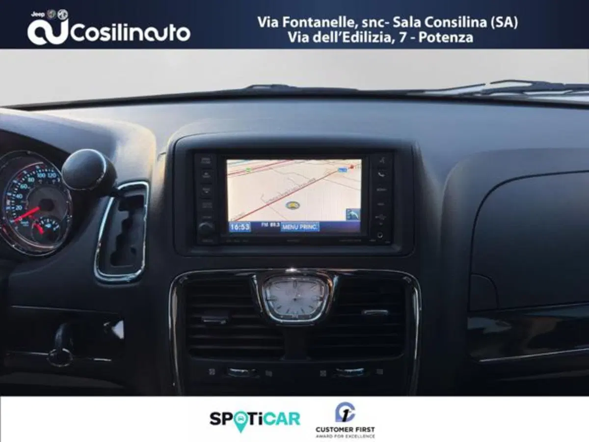 Lancia Voyager usata a Salerno (13)
