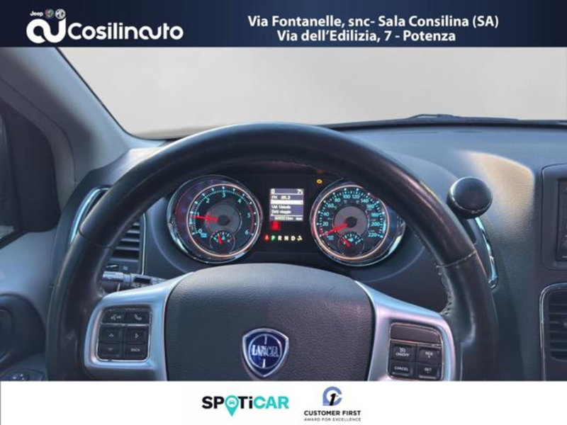 Lancia Voyager usata a Salerno (14)