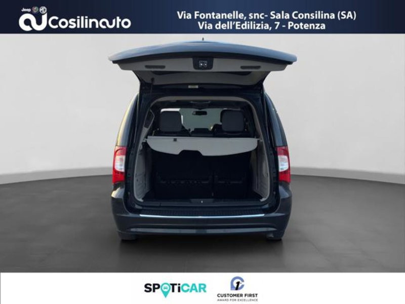 Lancia Voyager usata a Salerno (17)