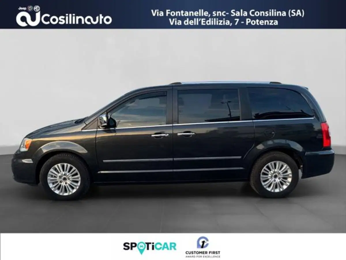 Lancia Voyager usata a Salerno (2)