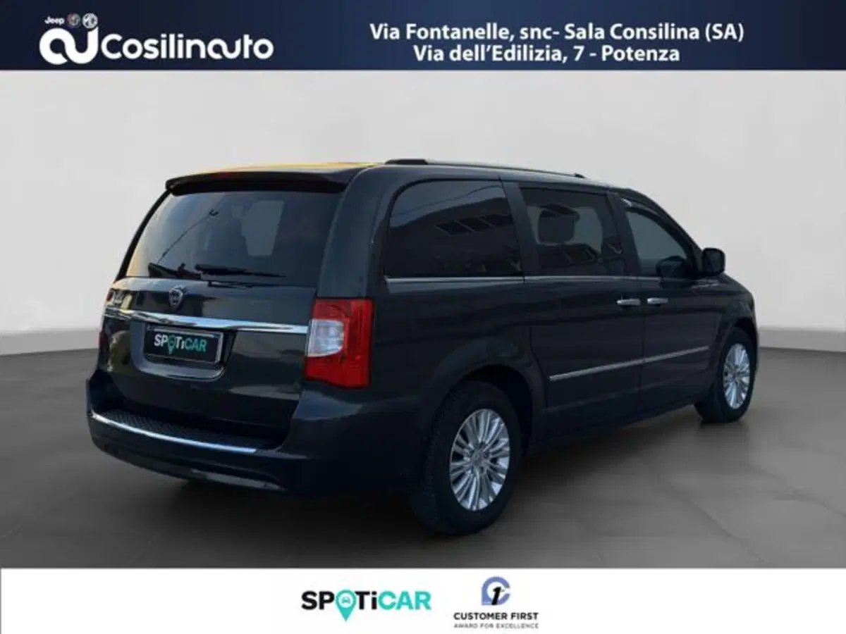 Lancia Voyager usata a Salerno (5)