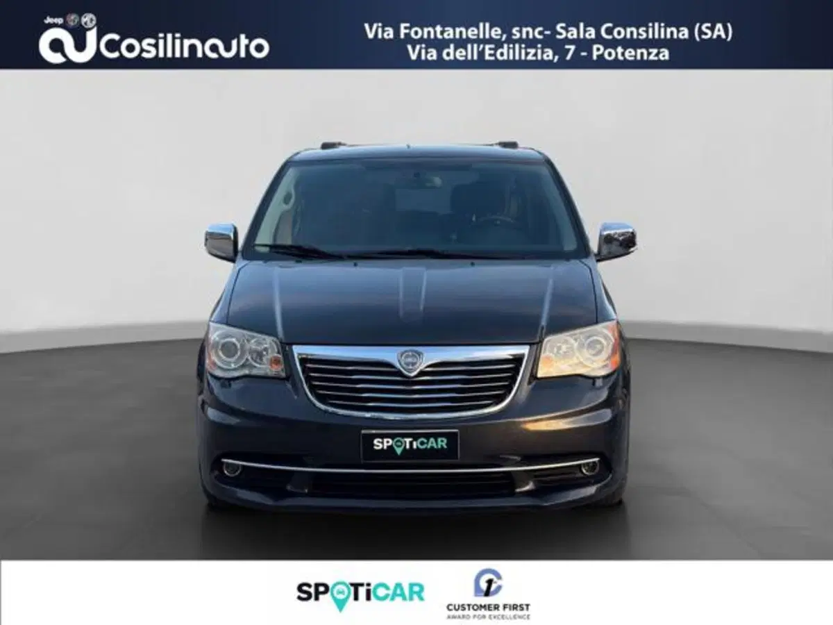 Lancia Voyager usata a Salerno (8)