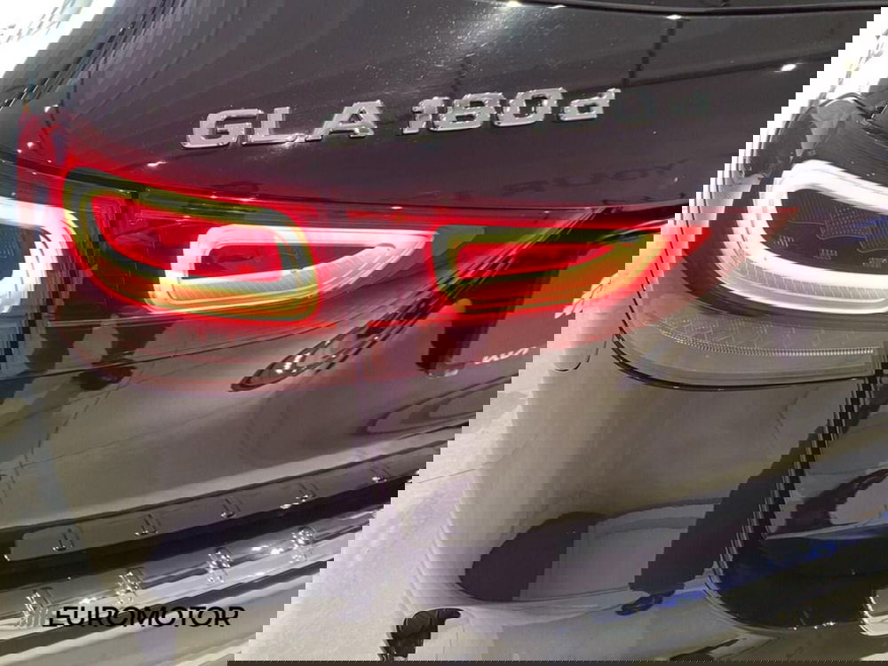 Mercedes-Benz GLA SUV usata a Bari (10)