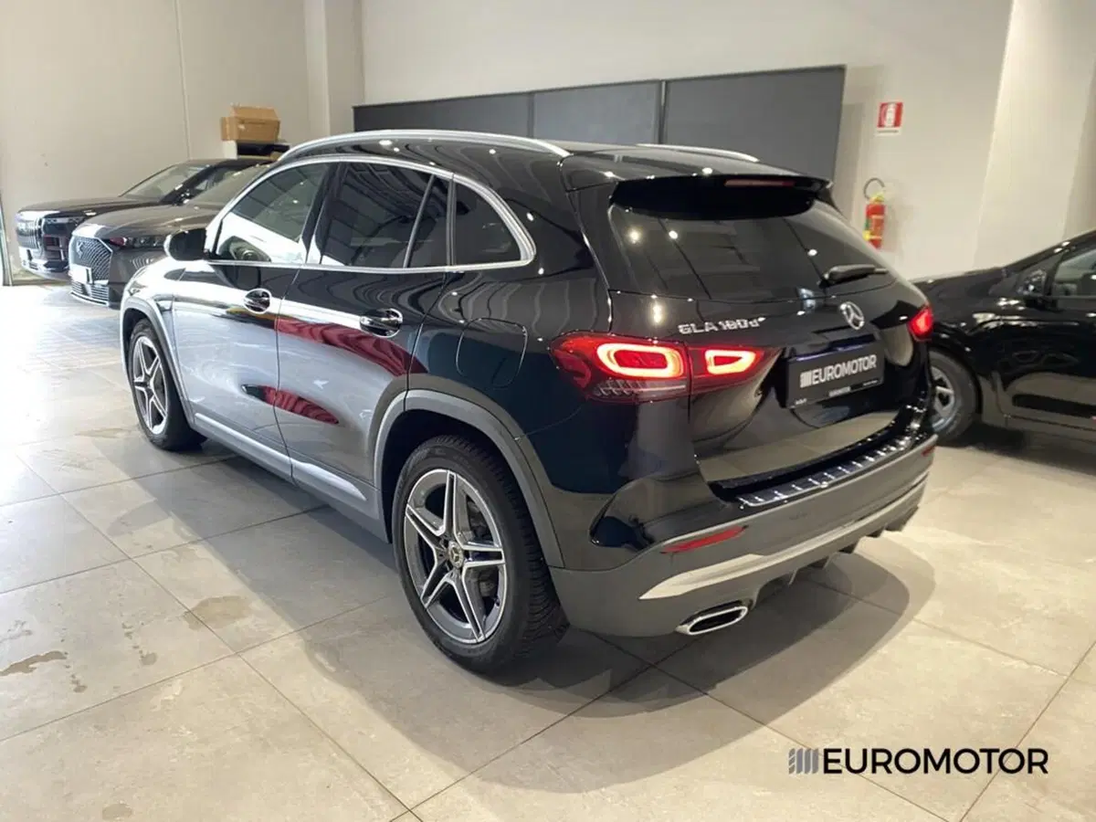 Mercedes-Benz GLA SUV usata a Bari (12)