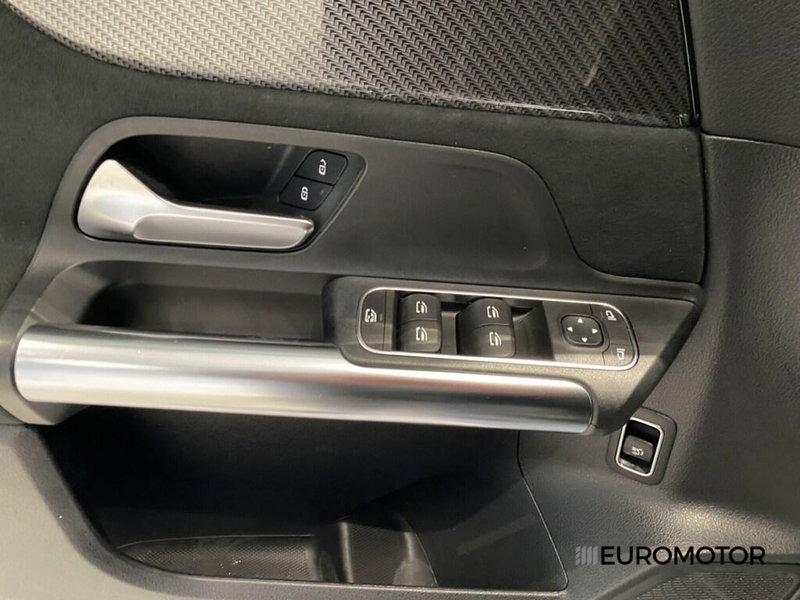 Mercedes-Benz GLA SUV usata a Bari (14)