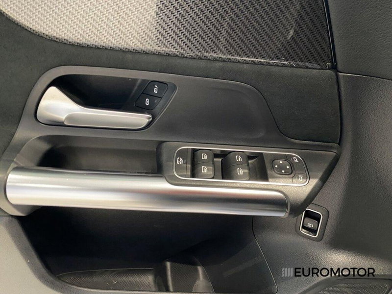 Mercedes-Benz GLA SUV usata a Bari (15)