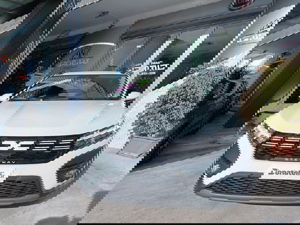 Dacia Sandero nuova a Bari (4)