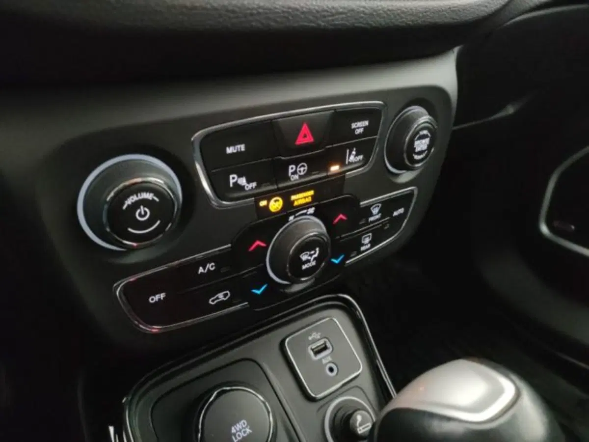 Jeep Compass usata a Modena (17)