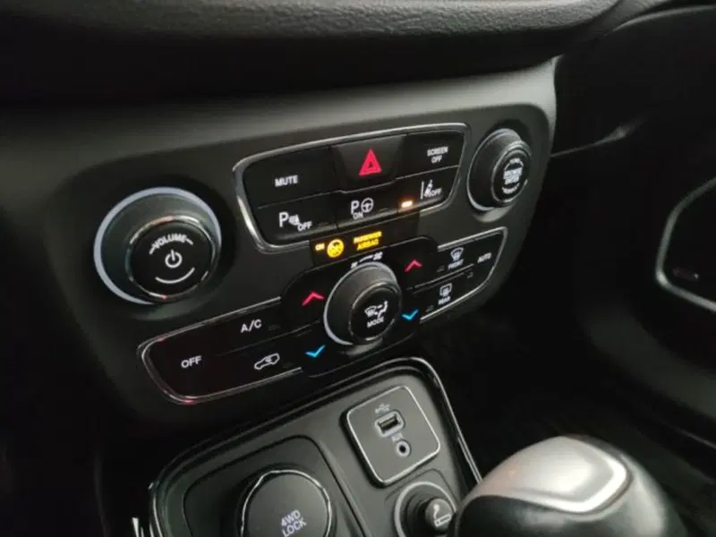Jeep Compass usata a Modena (18)