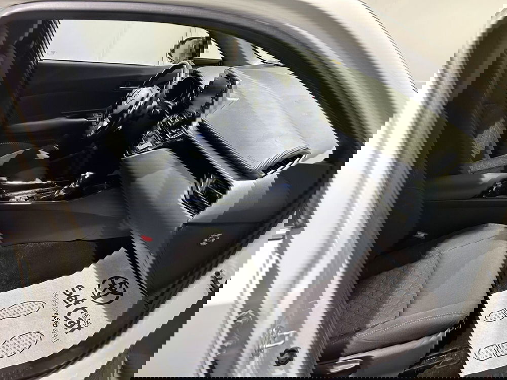 Toyota Toyota C-HR usata a Milano (6)