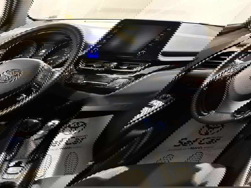 Toyota Toyota C-HR usata a Milano (9)