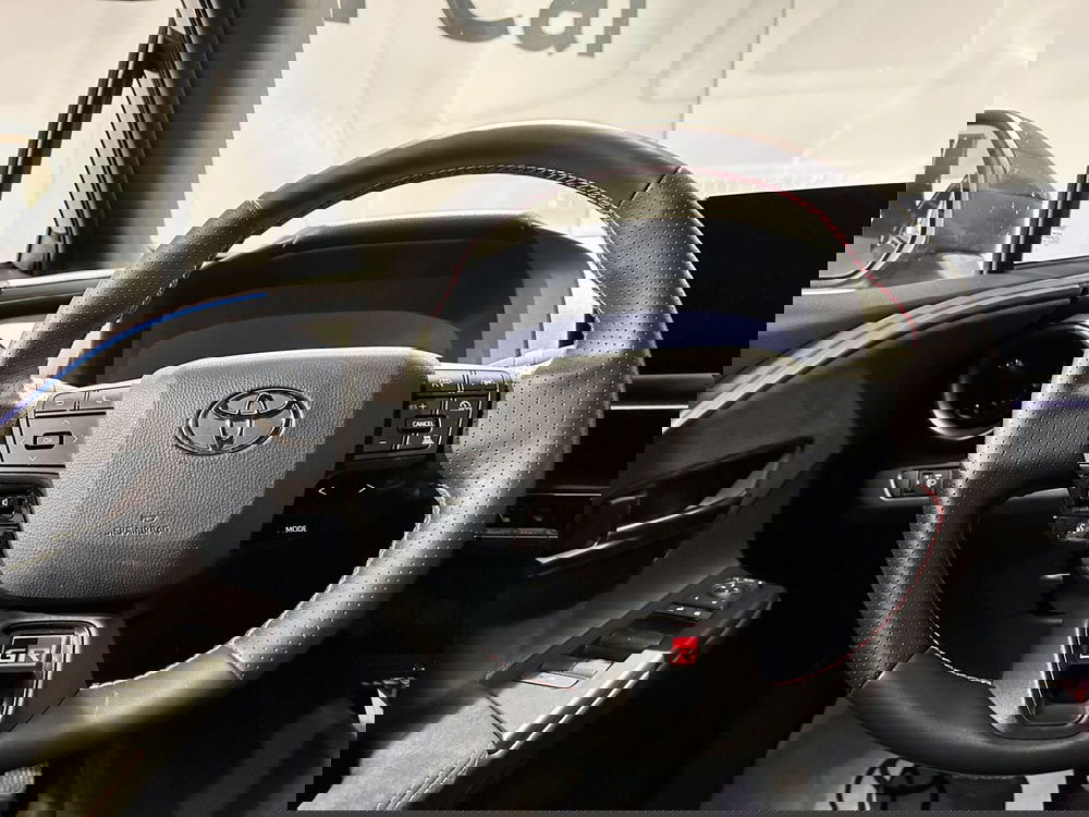 Toyota Toyota C-HR usata a Milano (10)