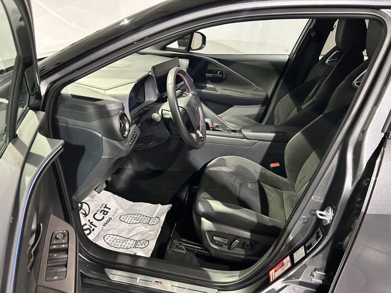 Toyota Toyota C-HR usata a Milano (12)