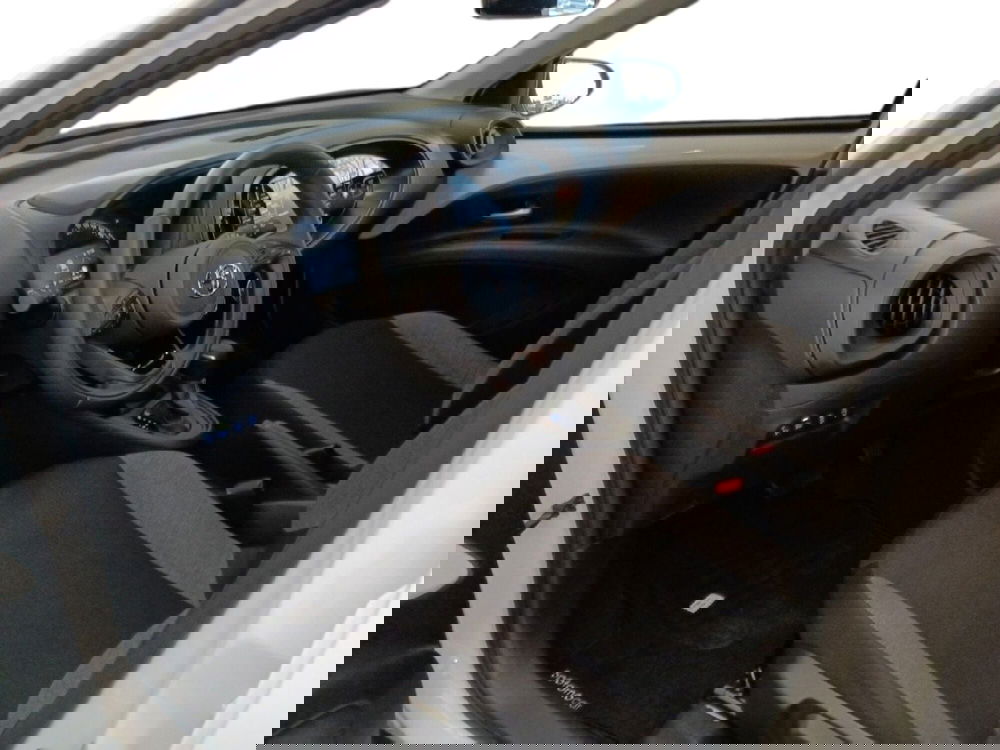 Toyota Aygo X usata a Milano (15)