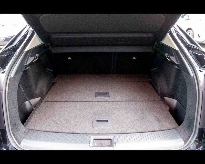 Nissan Ariya nuova a Treviso (9)