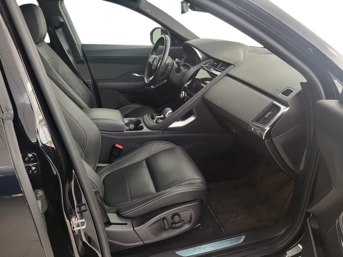 Jaguar E-Pace usata a Messina (3)