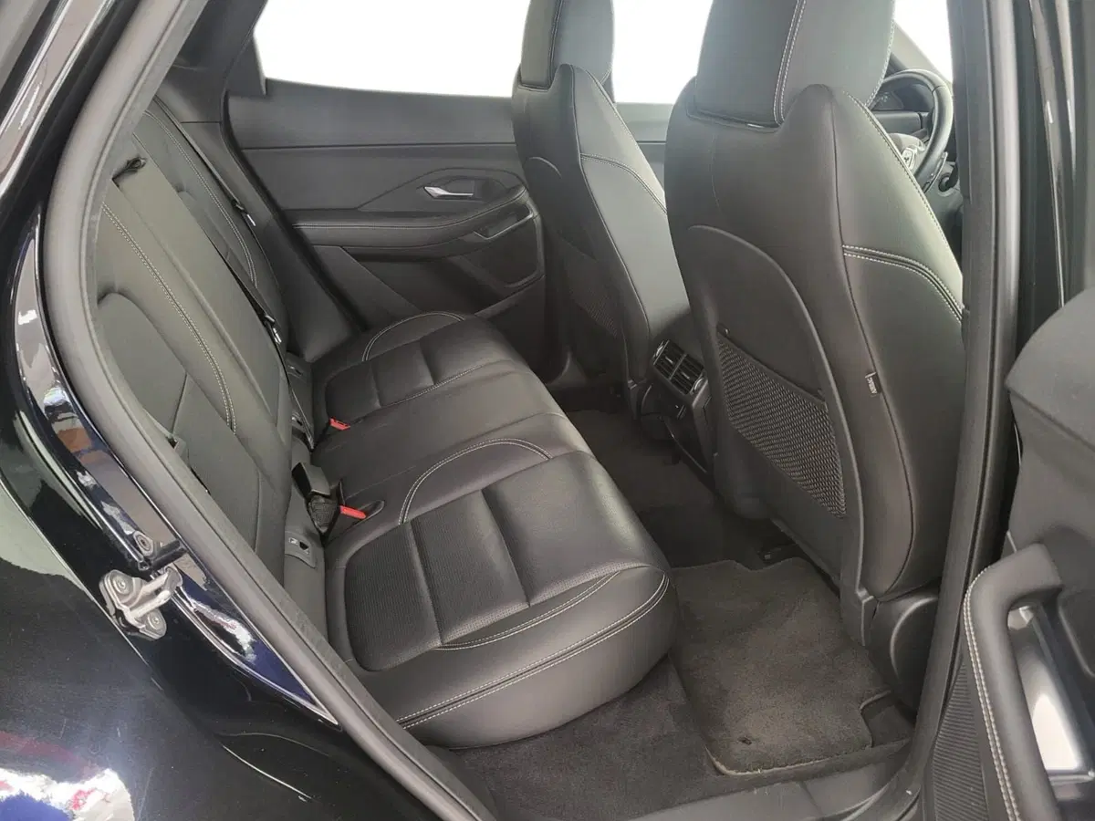 Jaguar E-Pace usata a Messina (5)