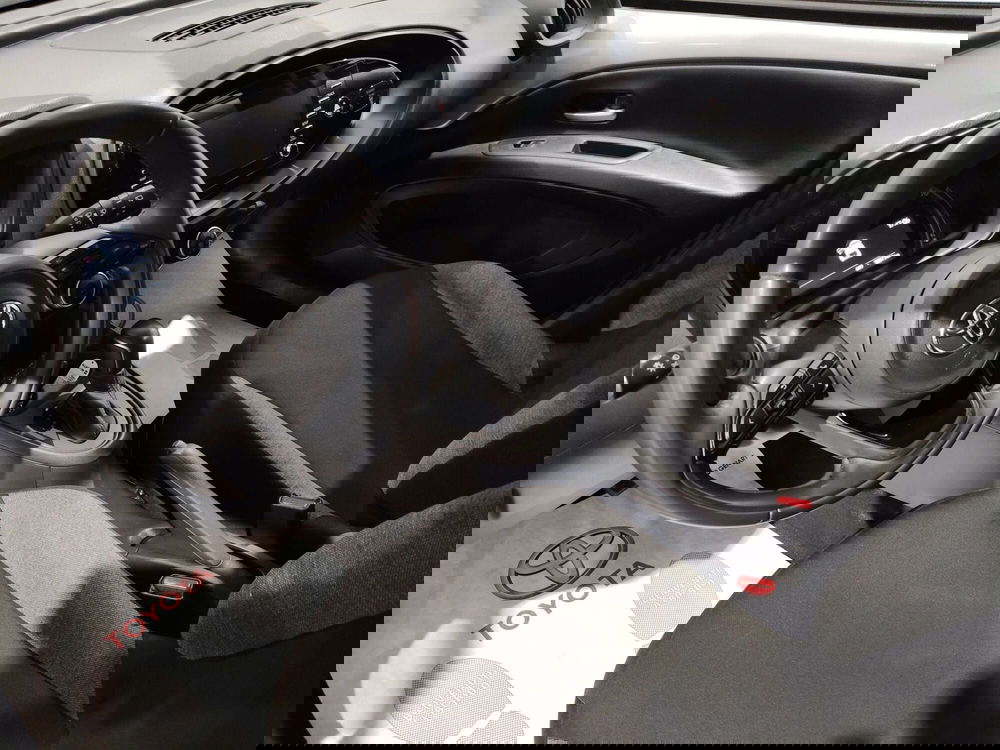 Toyota Aygo X usata a Roma (12)