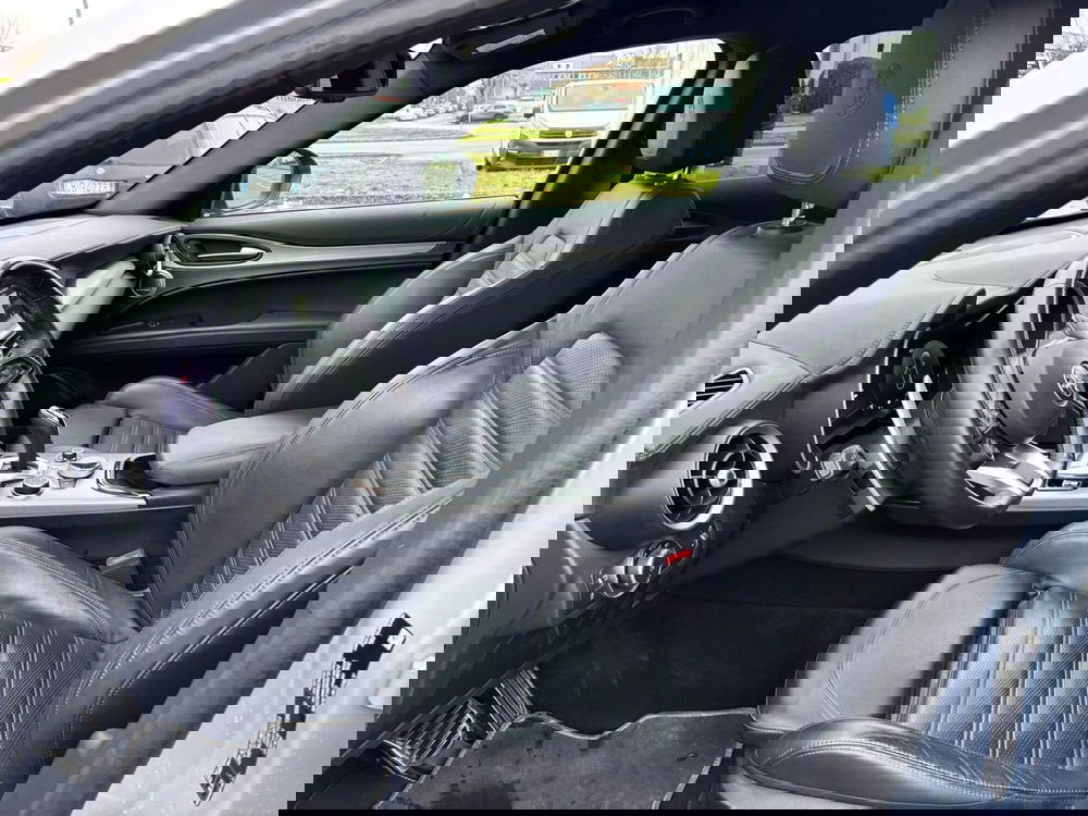 Alfa Romeo Stelvio usata a Modena (11)