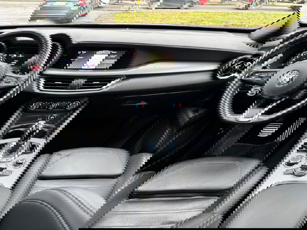 Alfa Romeo Stelvio usata a Modena (13)