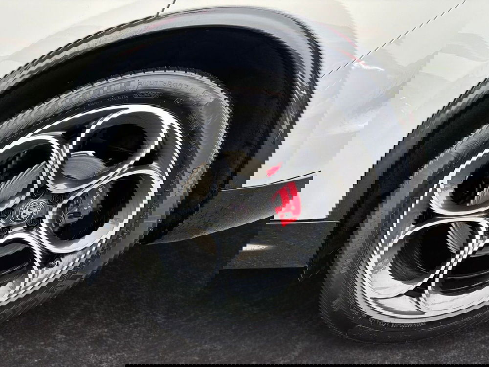 Alfa Romeo Stelvio usata a Modena (14)