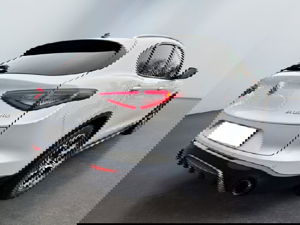 Alfa Romeo Stelvio usata a Modena (7)