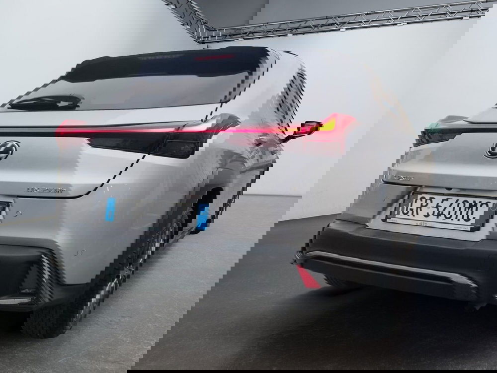 Lexus UX usata a Modena (6)