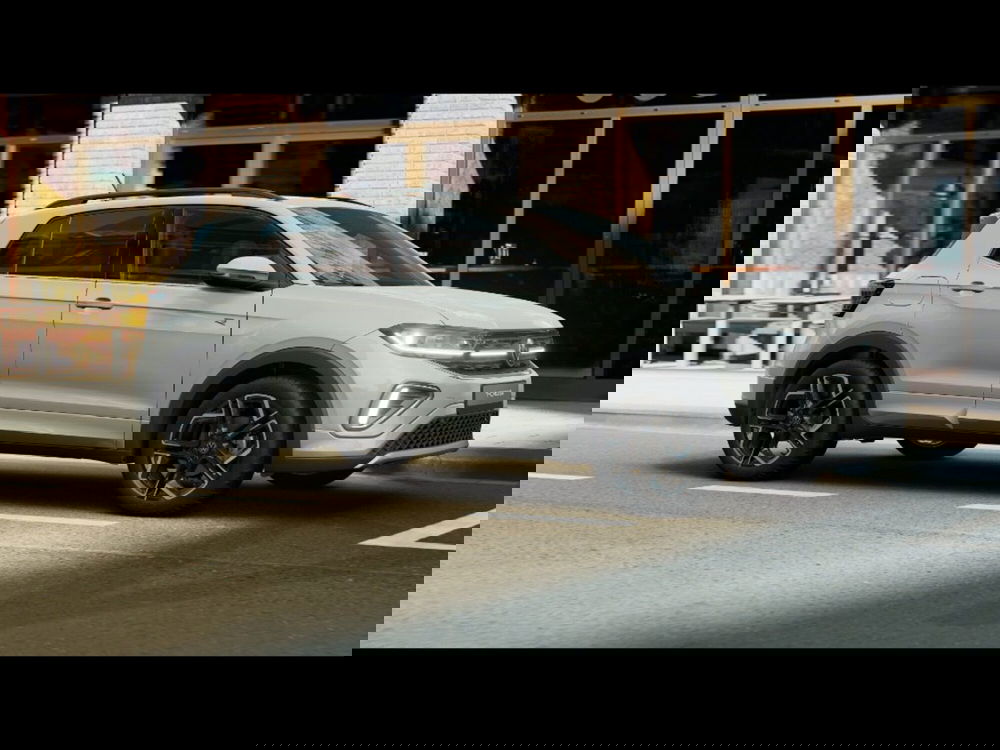 Volkswagen T-Cross nuova a Livorno (3)
