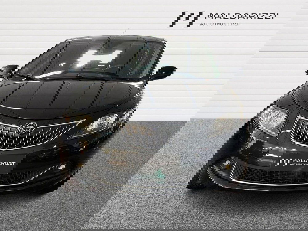 Lancia Ypsilon usata a Bari (2)