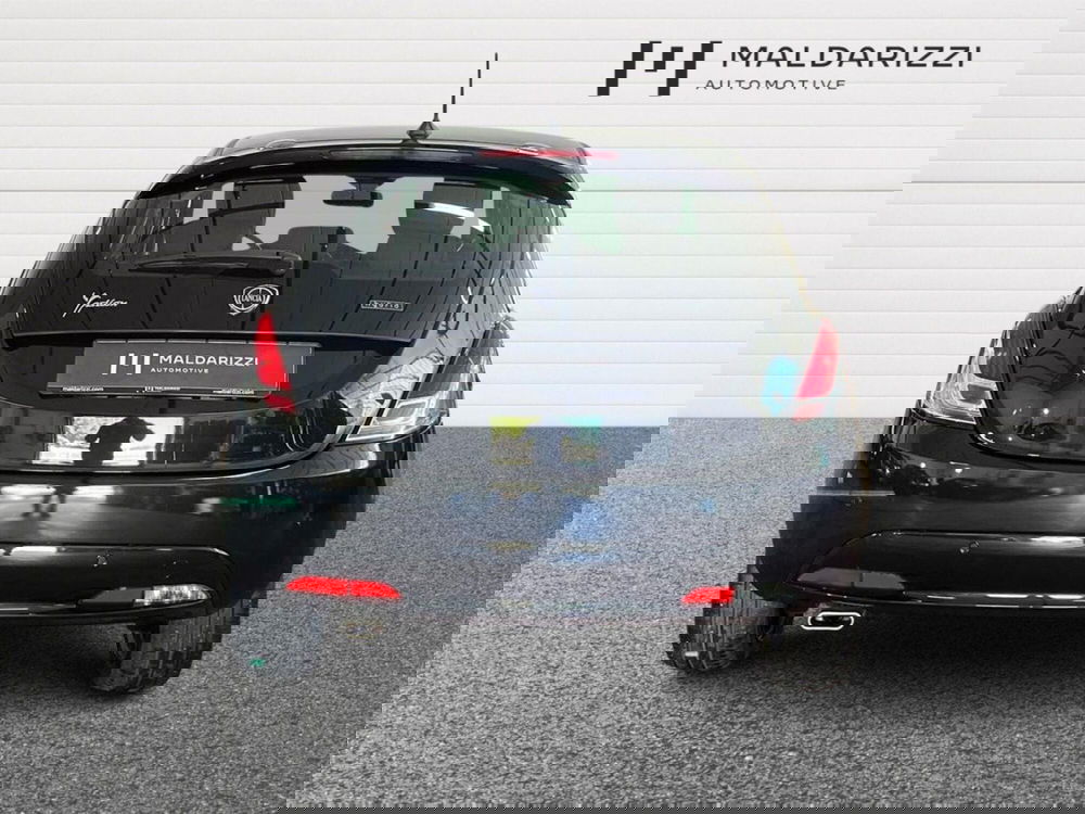 Lancia Ypsilon usata a Bari (3)