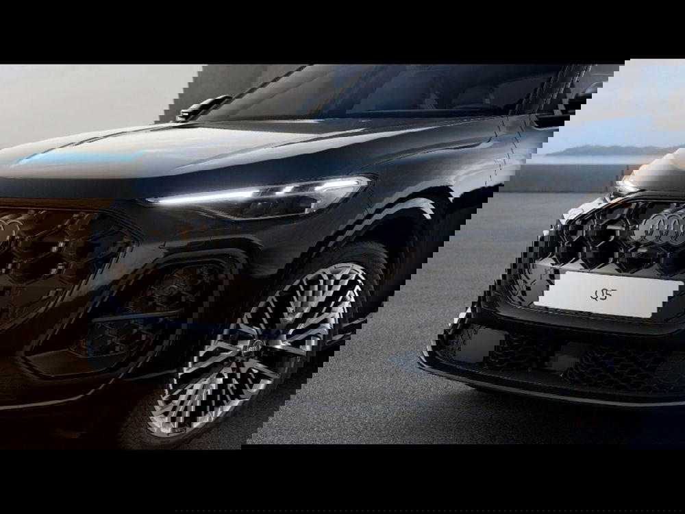 Audi Q5 Sportback nuova a Bari (4)