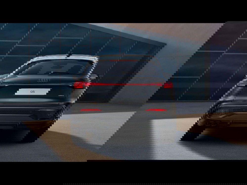 Audi Q5 Sportback nuova a Bari (3)