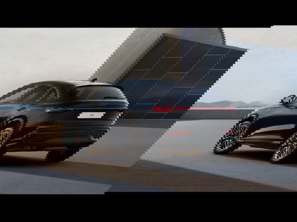 Audi Q5 Sportback nuova a Bari (2)