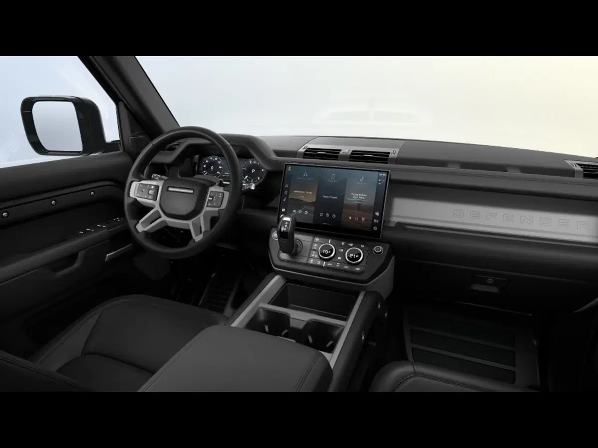 Land Rover Defender nuova a Bari (4)