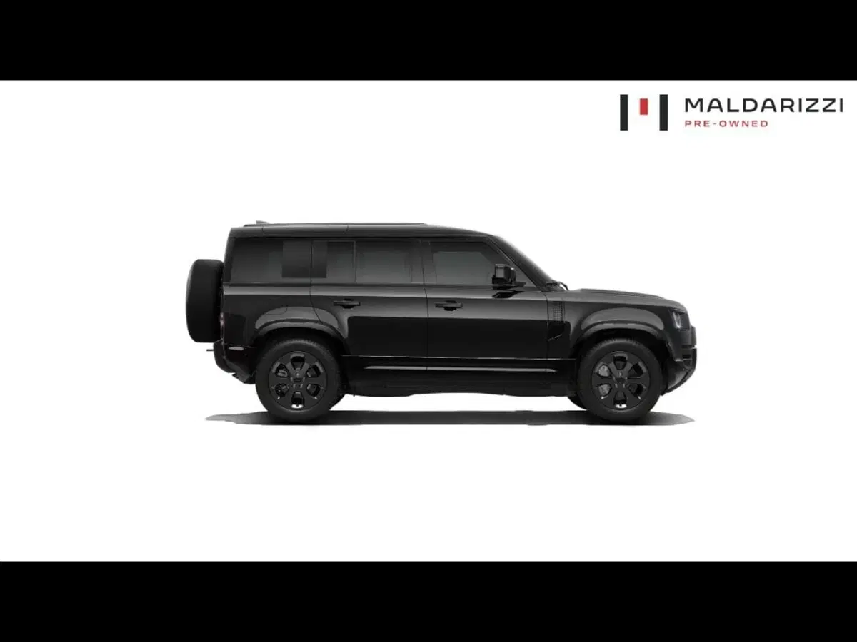 Land Rover Defender nuova a Bari (2)