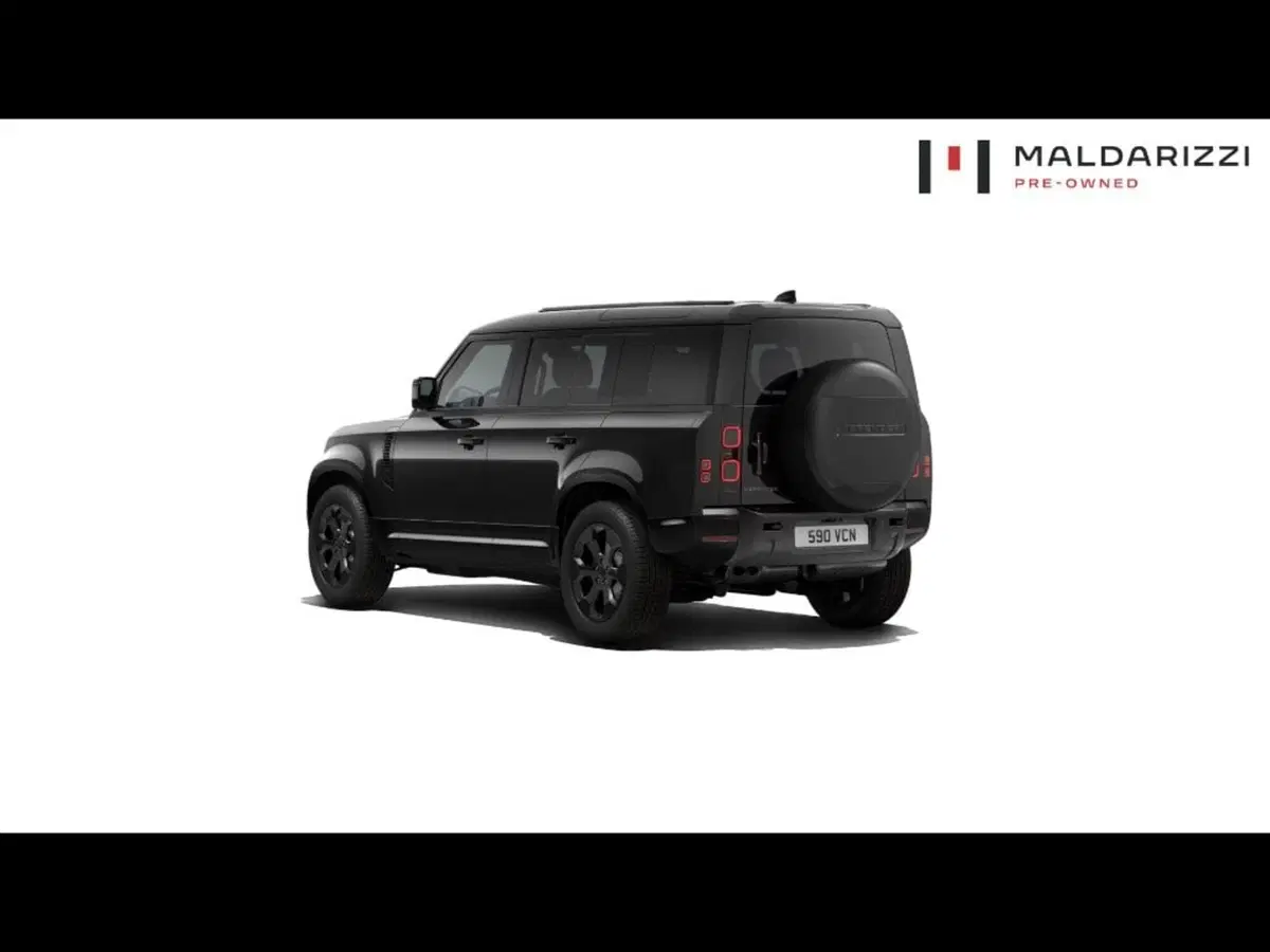 Land Rover Defender nuova a Bari (3)