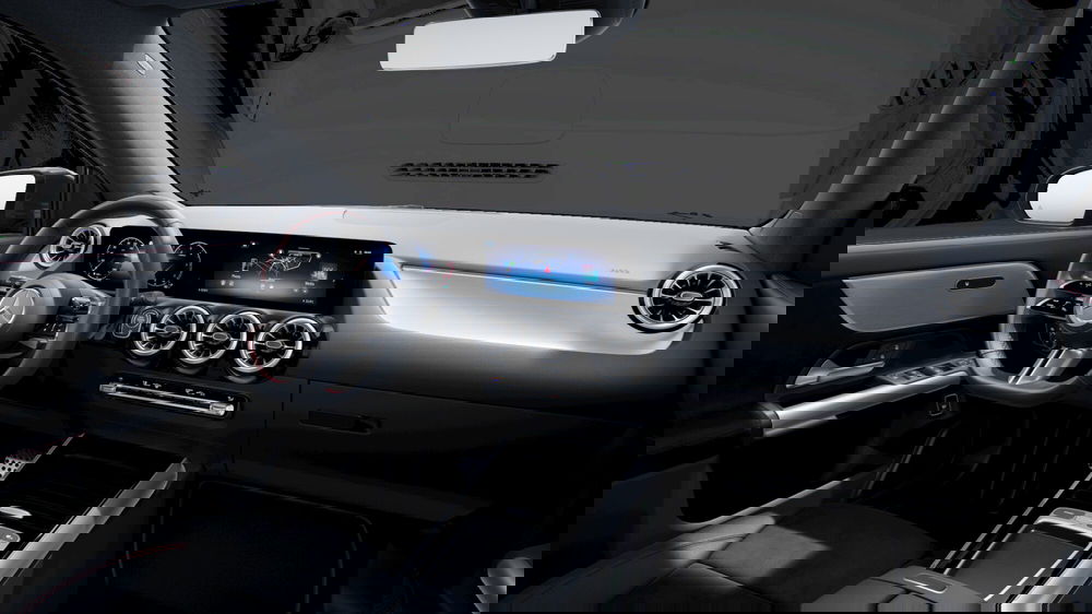 Mercedes-Benz GLA SUV nuova a Monza e Brianza (5)