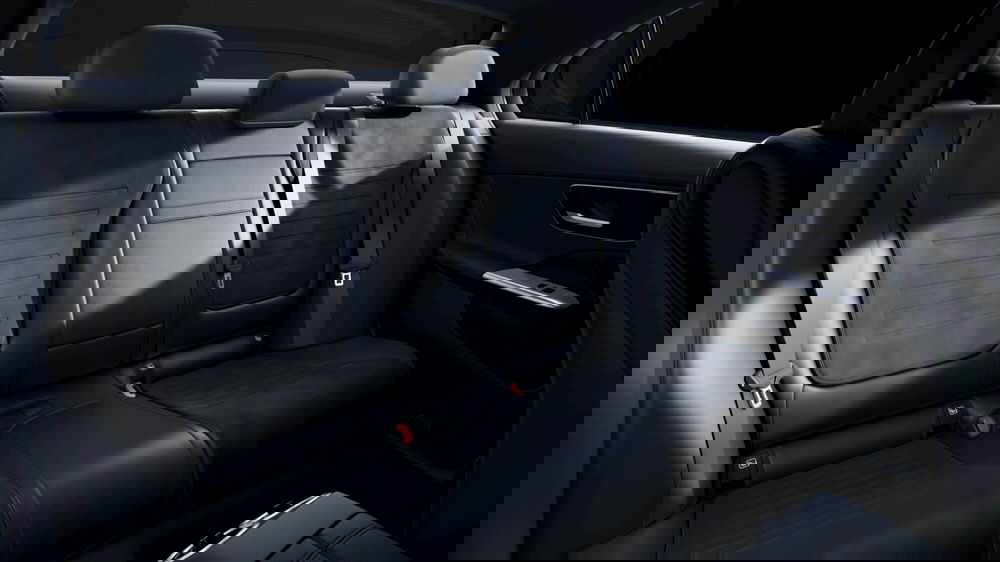 Mercedes-Benz Classe C nuova a Milano (6)